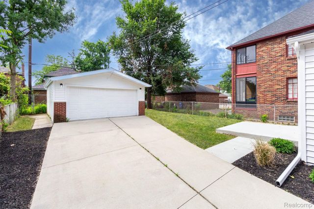 3831 W Buena Vista Street, Detroit, MI 48238