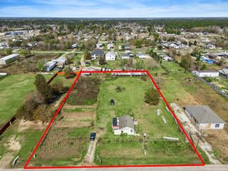 521 County Road 3558, Cleveland, TX 77327