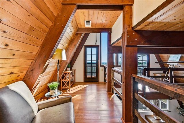 19235 Bumpy Rd, Grass Valley, CA 95949