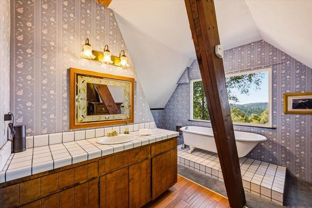 19235 Bumpy Rd, Grass Valley, CA 95949