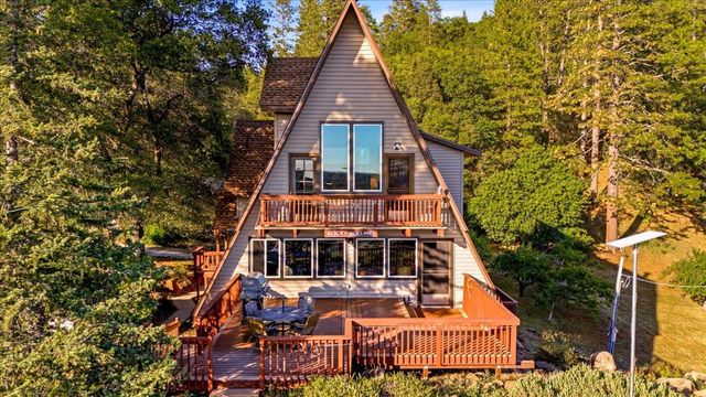 19235 Bumpy Rd, Grass Valley, CA 95949