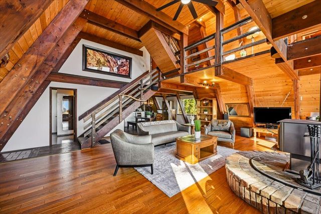 19235 Bumpy Rd, Grass Valley, CA 95949