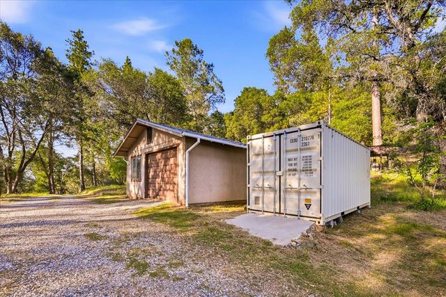 19235 Bumpy Rd, Grass Valley, CA 95949