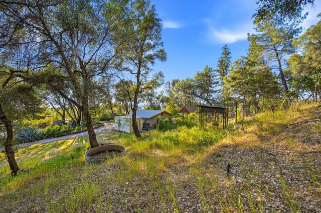 19235 Bumpy Rd, Grass Valley, CA 95949