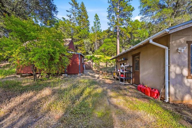 19235 Bumpy Rd, Grass Valley, CA 95949