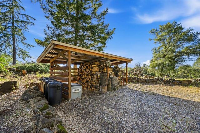 19235 Bumpy Rd, Grass Valley, CA 95949