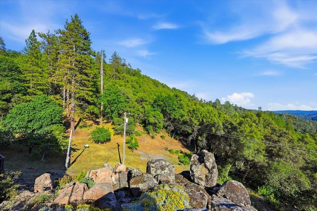 19235 Bumpy Rd, Grass Valley, CA 95949
