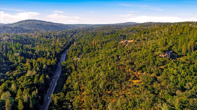 19235 Bumpy Rd, Grass Valley, CA 95949