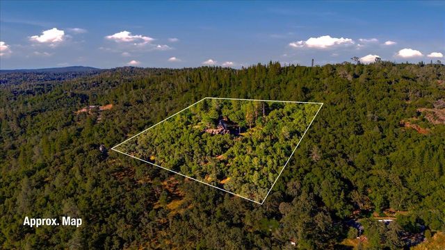19235 Bumpy Rd, Grass Valley, CA 95949