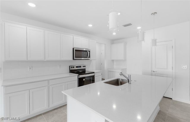 1587 Lake Jessup CIR, Cape Coral, FL 33909