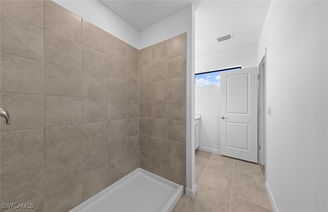 1587 Lake Jessup CIR, Cape Coral, FL 33909