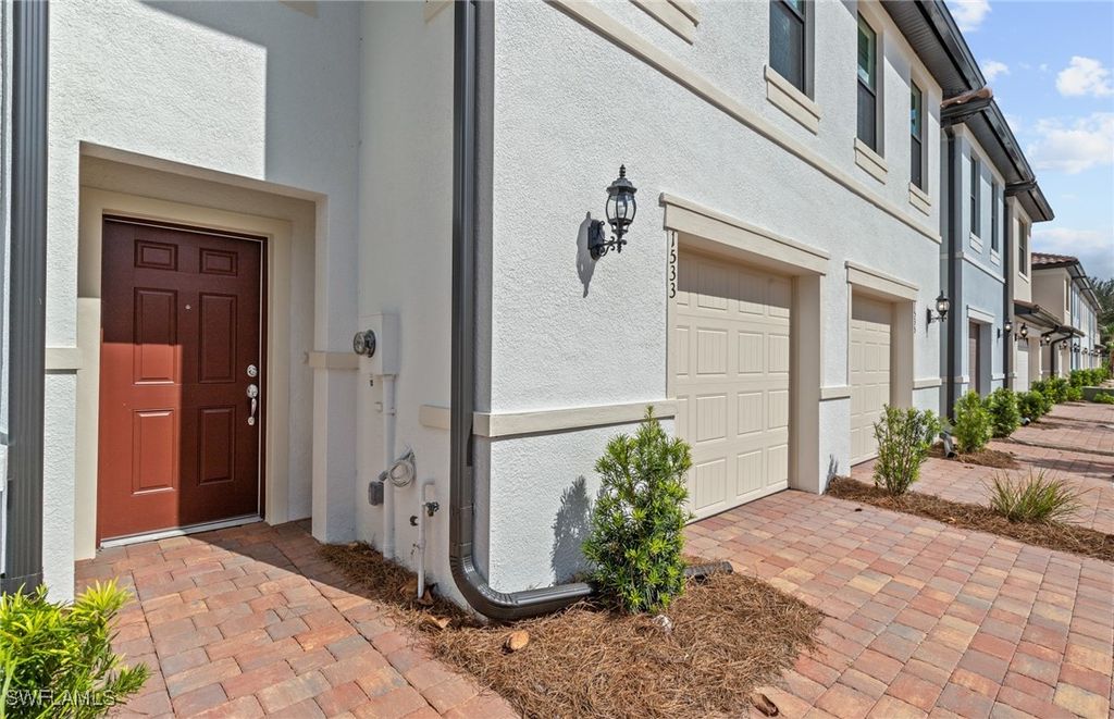 1587 Lake Jessup CIR, Cape Coral, FL 33909