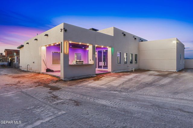 15070 Las Flores Drive, El Paso, TX 79938
