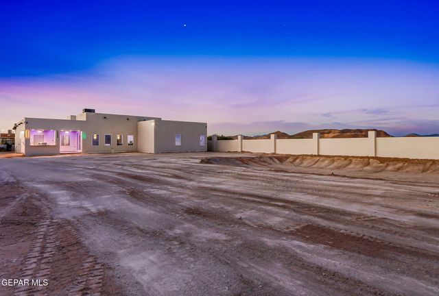 15070 Las Flores Drive, El Paso, TX 79938