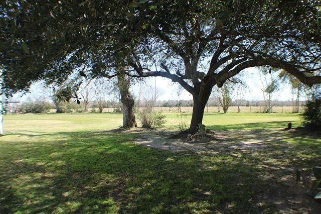 18195 Westbury Road, Beaumont, TX 77713