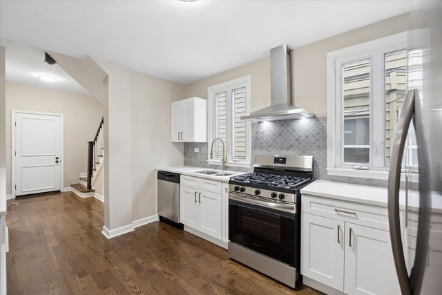 909 N Lockwood Avenue, Chicago, IL 60651