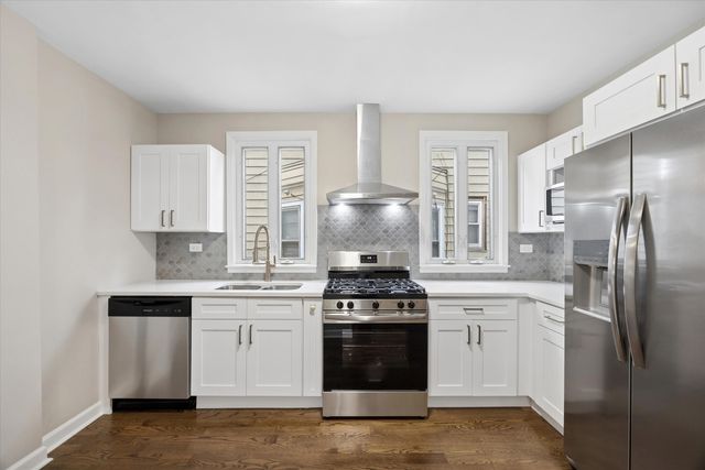 909 N Lockwood Avenue, Chicago, IL 60651