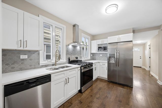 909 N Lockwood Avenue, Chicago, IL 60651