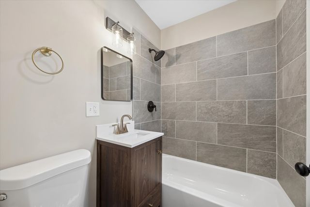 909 N Lockwood Avenue, Chicago, IL 60651