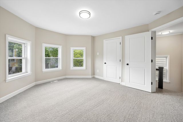 909 N Lockwood Avenue, Chicago, IL 60651