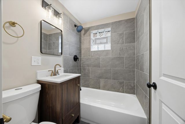 909 N Lockwood Avenue, Chicago, IL 60651