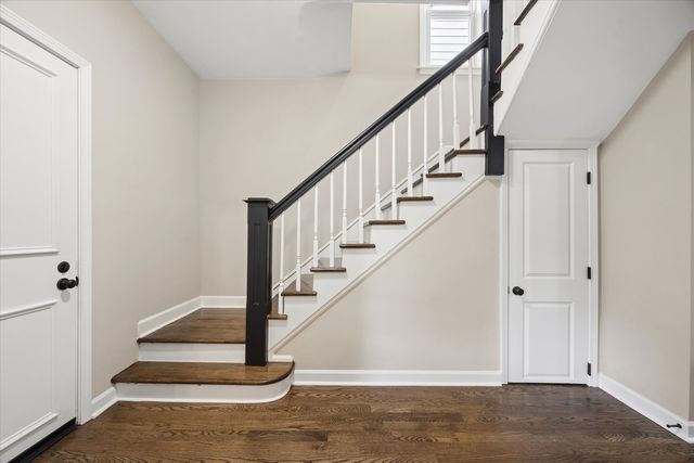 909 N Lockwood Avenue, Chicago, IL 60651