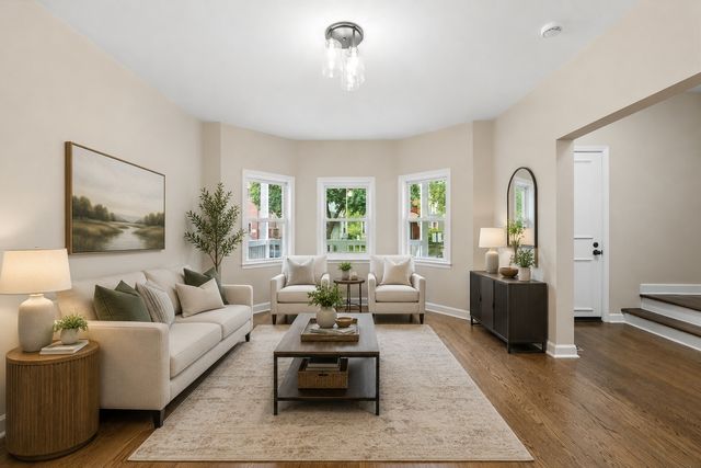 909 N Lockwood Avenue, Chicago, IL 60651