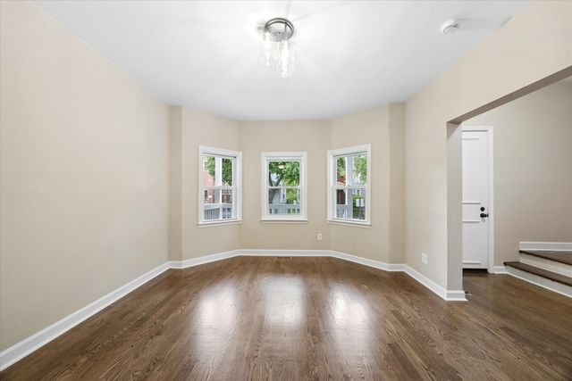909 N Lockwood Avenue, Chicago, IL 60651