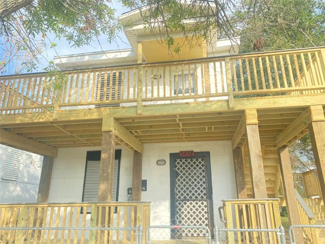 5618 Avenue L UP, Galveston, TX 77551