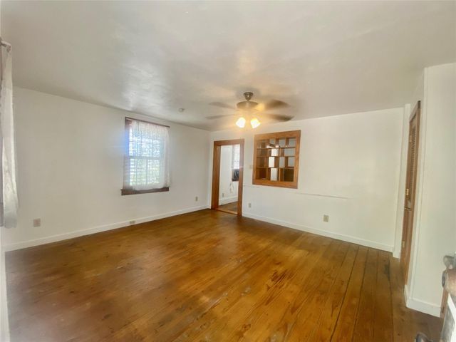 5618 Avenue L UP, Galveston, TX 77551