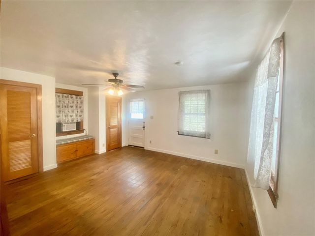 5618 Avenue L UP, Galveston, TX 77551