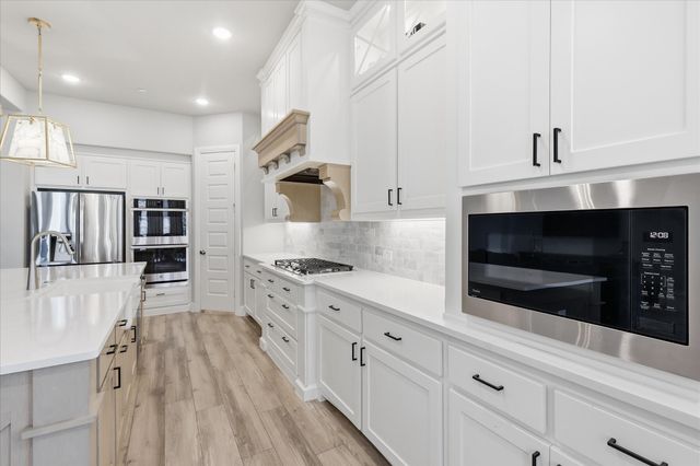 1204 Broadmoor Way, Roanoke, TX 76262