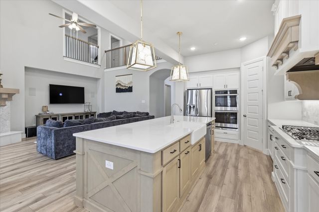 1204 Broadmoor Way, Roanoke, TX 76262