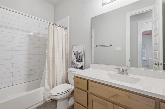 1204 Broadmoor Way, Roanoke, TX 76262