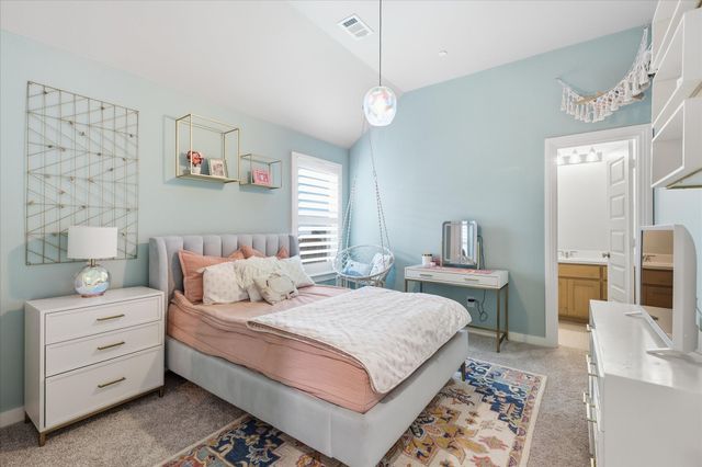 1204 Broadmoor Way, Roanoke, TX 76262