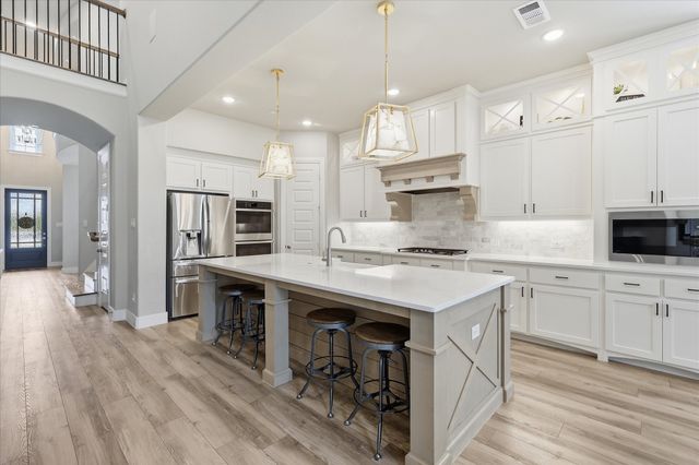 1204 Broadmoor Way, Roanoke, TX 76262