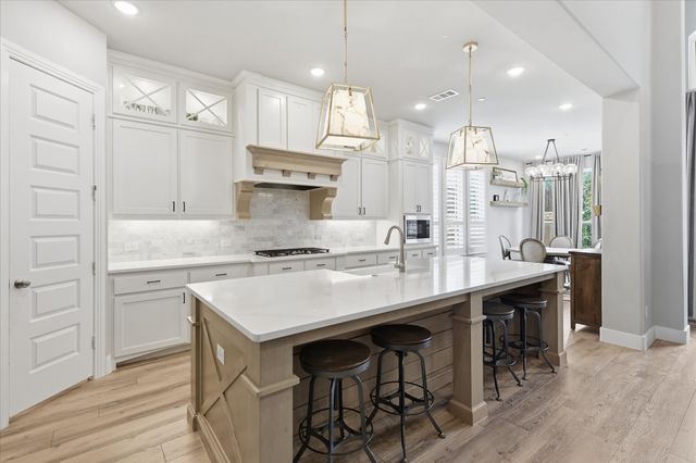 1204 Broadmoor Way, Roanoke, TX 76262