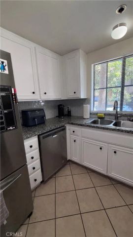 720 W 4th 114, Long Beach, CA 90802