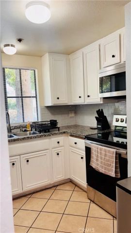 720 W 4th 114, Long Beach, CA 90802