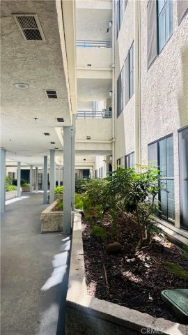 720 W 4th 114, Long Beach, CA 90802
