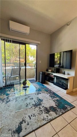 720 W 4th 114, Long Beach, CA 90802