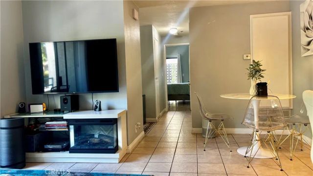 720 W 4th 114, Long Beach, CA 90802