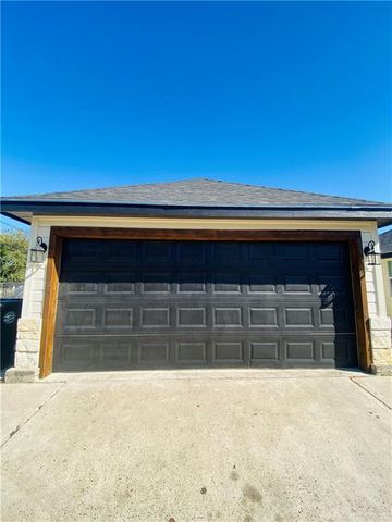 410 S Airport Drive, Weslaco, TX 78596