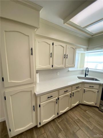 410 S Airport Drive, Weslaco, TX 78596