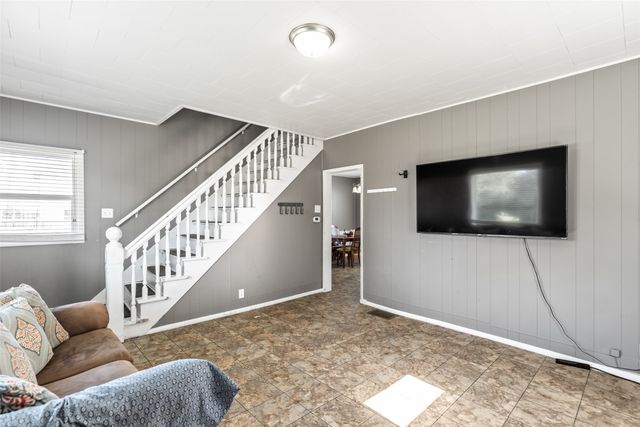 107 Riverside Street, Marshalltown, IA 50158