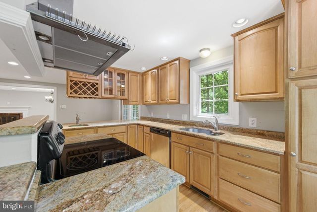 16 N LONGPOINT LN, Rose Valley, PA 19063