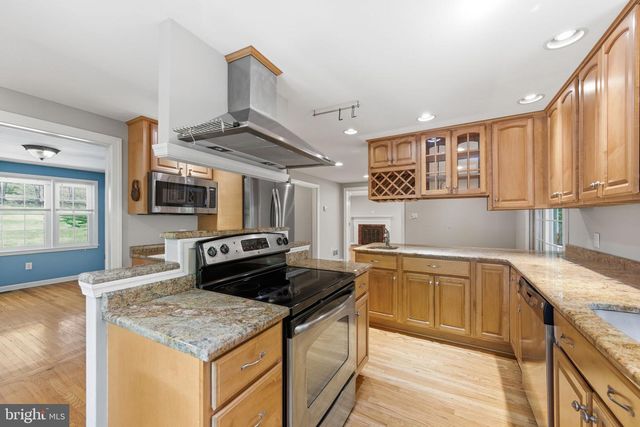 16 N LONGPOINT LN, Rose Valley, PA 19063
