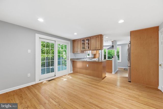 16 N LONGPOINT LN, Rose Valley, PA 19063