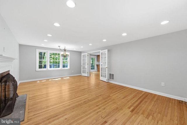 16 N LONGPOINT LN, Rose Valley, PA 19063