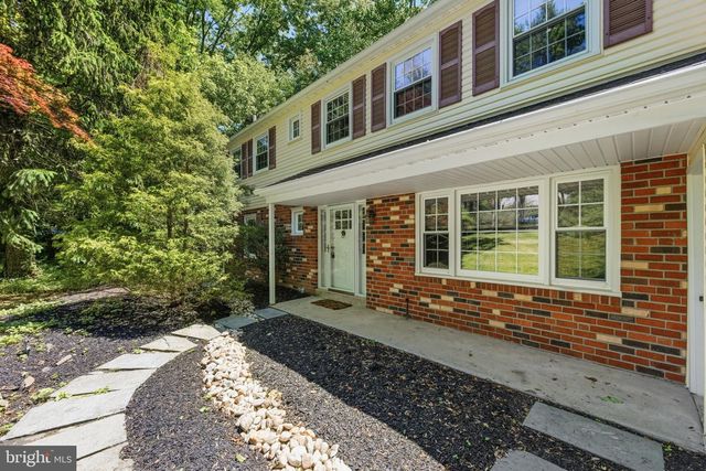 16 N LONGPOINT LN, Rose Valley, PA 19063